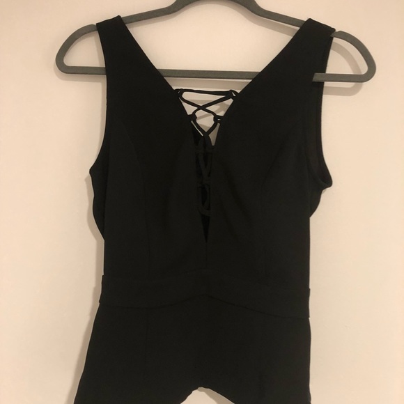 Black Criss-Cross Bebe Top - Picture 1 of 6